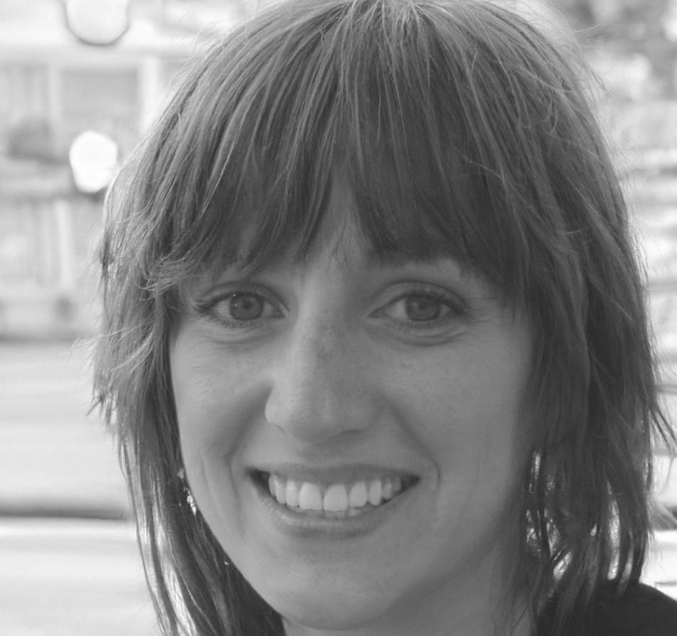 María González, Analista Senior